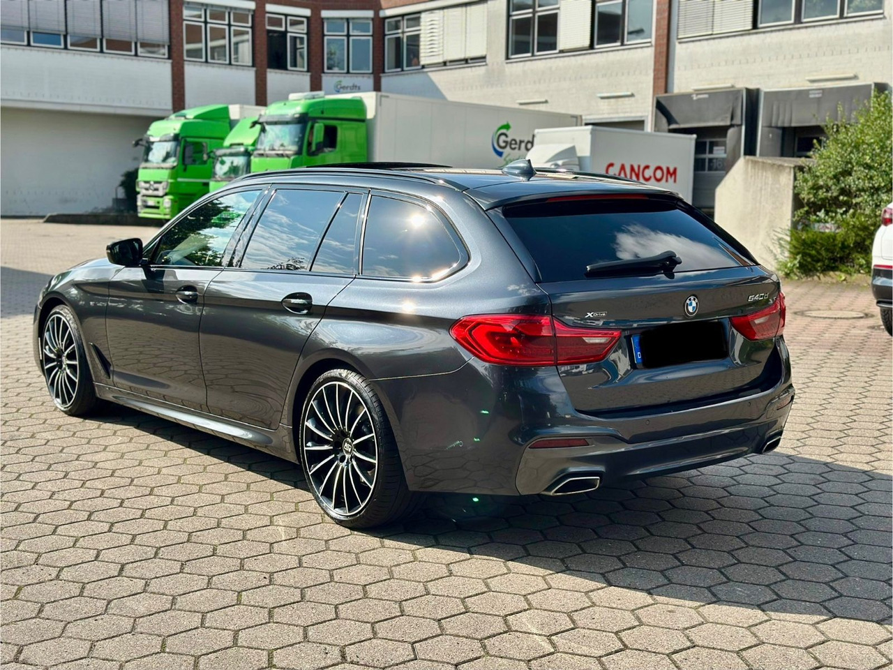 BMW M 540d xD Touring A*M Sport*HuD*20 Zoll*Pano*LED - רכב סטיישן: תמונה 2 BMW M 540d xD Touring A*M Sport*HuD*20 Zoll*Pano*LED - רכב סטיישן: תמונה 2