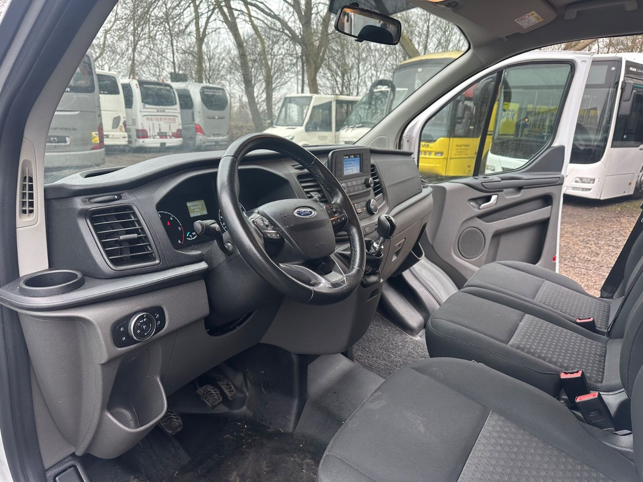 Ford Transit Custom (Klima*Euro 6) - מיניבוס, כלי רכב מסחרי לנוסעים: תמונה 3 Ford Transit Custom (Klima*Euro 6) - מיניבוס, כלי רכב מסחרי לנוסעים: תמונה 3
