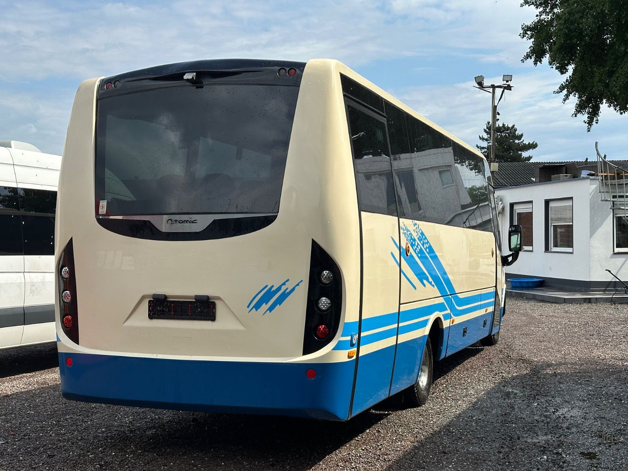 Iveco AN21 Atomic(MotorNeu*7.2t*Hecknied)Rapido Rosero - מיניבוס, כלי רכב מסחרי לנוסעים: תמונה 2 Iveco AN21 Atomic(MotorNeu*7.2t*Hecknied)Rapido Rosero - מיניבוס, כלי רכב מסחרי לנוסעים: תמונה 2
