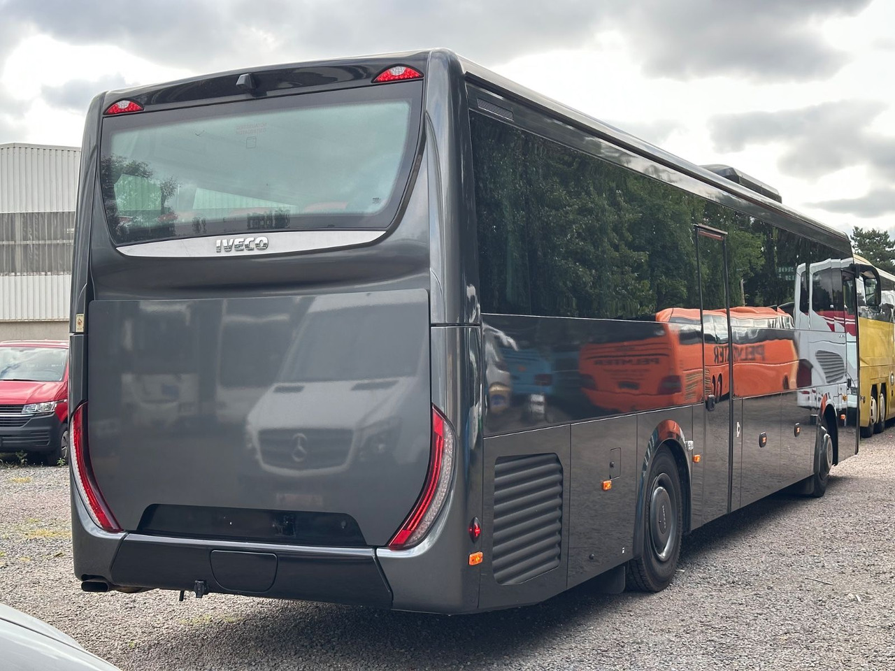 Iveco EVADYS H (55 Sitze*Schalt*176 tKm) - מיניבוס, כלי רכב מסחרי לנוסעים: תמונה 2 Iveco EVADYS H (55 Sitze*Schalt*176 tKm) - מיניבוס, כלי רכב מסחרי לנוסעים: תמונה 2