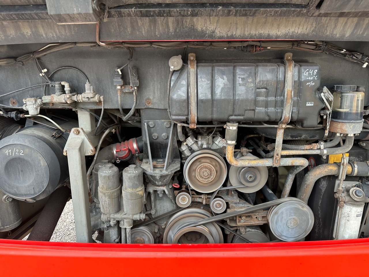 Mercedes-Benz O550 Integro (56 Sitze*Klima*Schalt) - אוטובוס פרברים: תמונה 4 Mercedes-Benz O550 Integro (56 Sitze*Klima*Schalt) - אוטובוס פרברים: תמונה 4