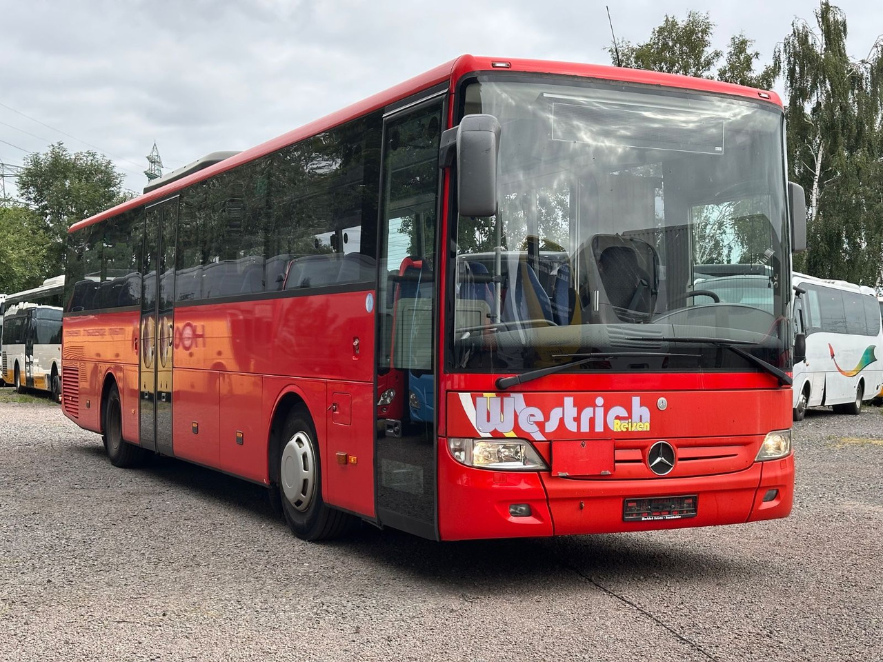 Mercedes-Benz O550 Integro (56 Sitze*Klima*Schalt) - אוטובוס פרברים: תמונה 2 Mercedes-Benz O550 Integro (56 Sitze*Klima*Schalt) - אוטובוס פרברים: תמונה 2