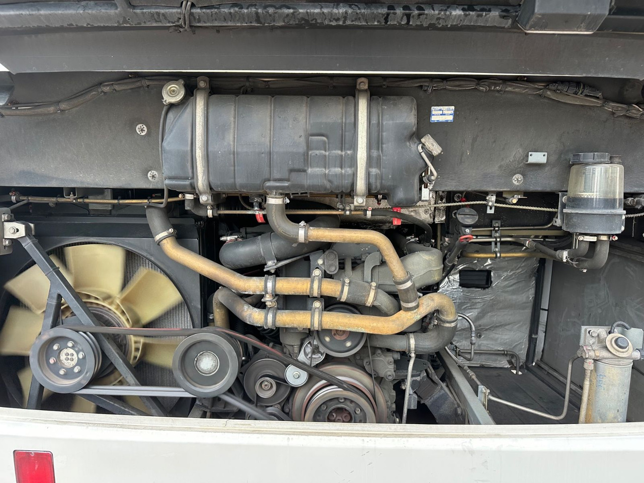 Mercedes-Benz O560 Intouro (EEV*Schalt) - אוטובוס פרברים: תמונה 4 Mercedes-Benz O560 Intouro (EEV*Schalt) - אוטובוס פרברים: תמונה 4