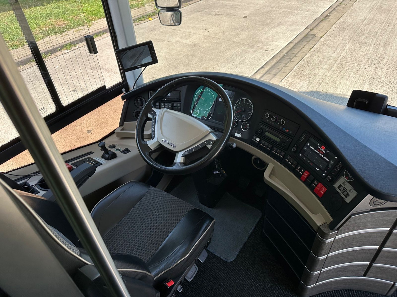 Neoplan P06 Skyliner L (83 Sitze*TOP*Motor Neu*Panorama) - אוטובוס דו-קומתי: תמונה 5 Neoplan P06 Skyliner L (83 Sitze*TOP*Motor Neu*Panorama) - אוטובוס דו-קומתי: תמונה 5