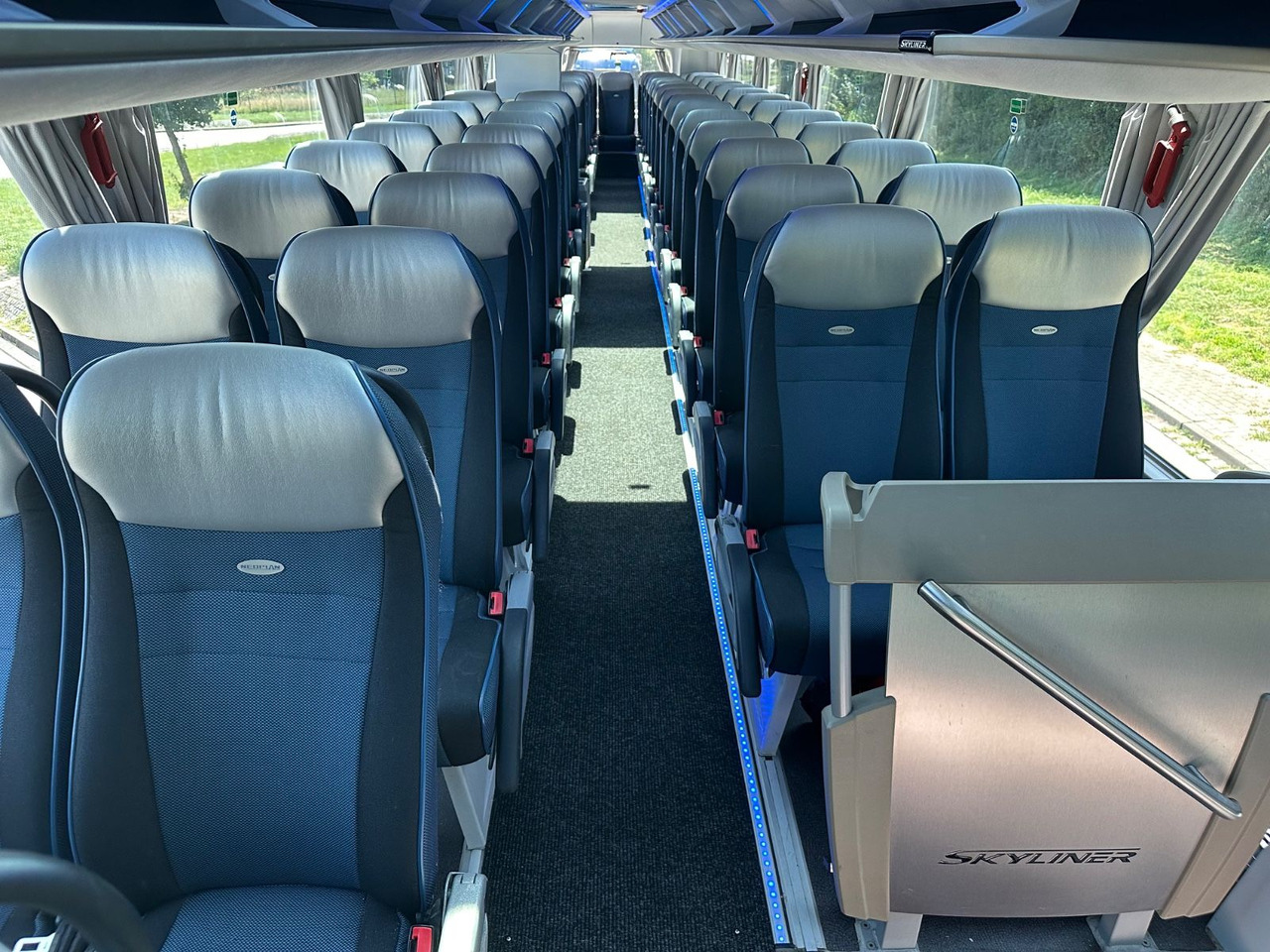 Neoplan P06 Skyliner L (83 Sitze*TOP*Motor Neu*Panorama) - אוטובוס דו-קומתי: תמונה 5 Neoplan P06 Skyliner L (83 Sitze*TOP*Motor Neu*Panorama) - אוטובוס דו-קומתי: תמונה 5
