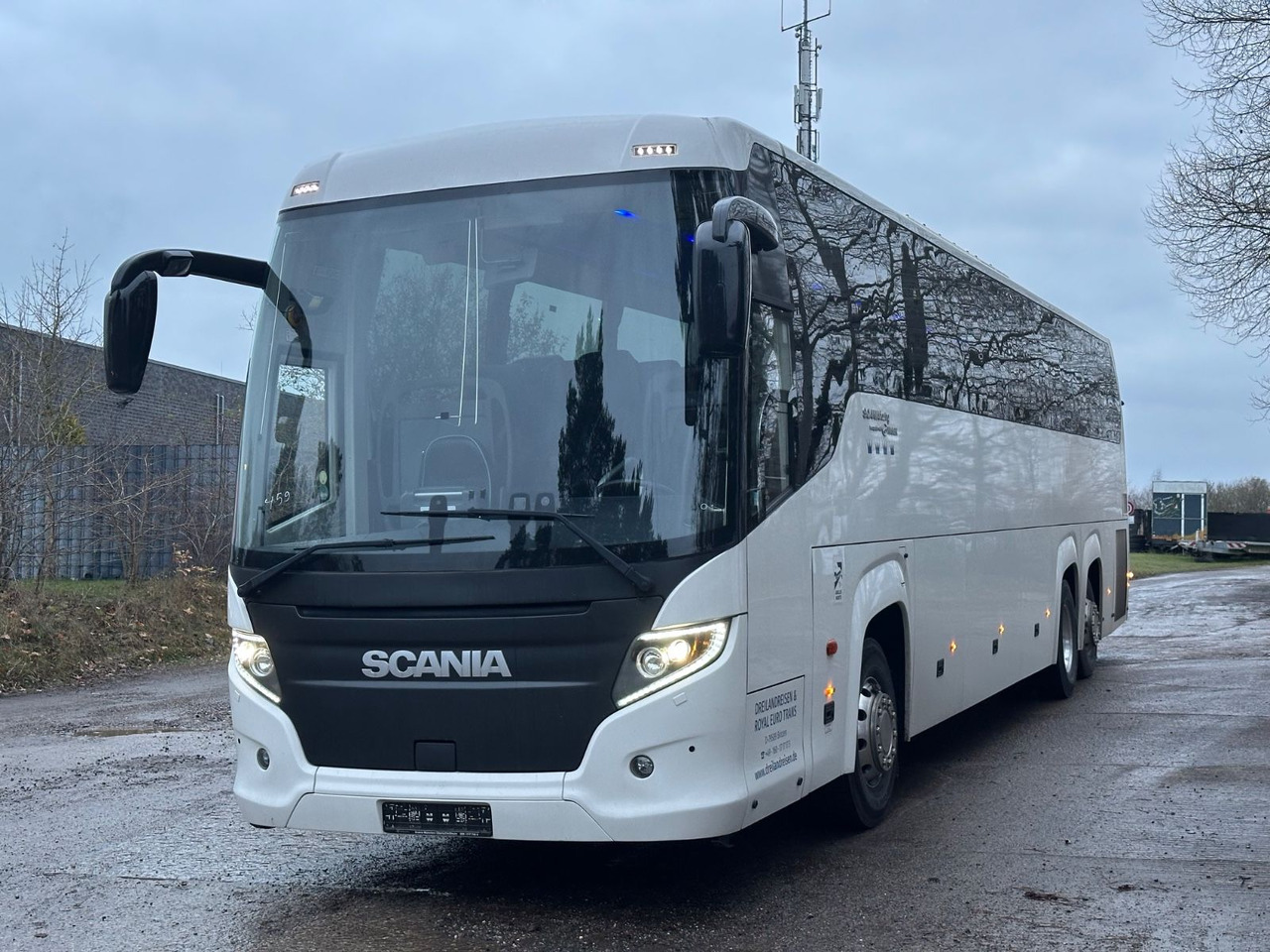 Scania Touring HD Higer 6X2 (86 tKm*59 Sitze) - אוטובוס בין עירוני: תמונה 1 Scania Touring HD Higer 6X2 (86 tKm*59 Sitze) - אוטובוס בין עירוני: תמונה 1