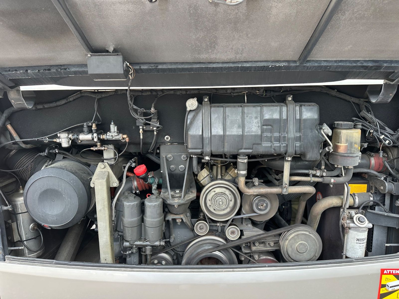 Setra S 415 UL GT (Motor neu*TOP) - אוטובוס פרברים: תמונה 4 Setra S 415 UL GT (Motor neu*TOP) - אוטובוס פרברים: תמונה 4