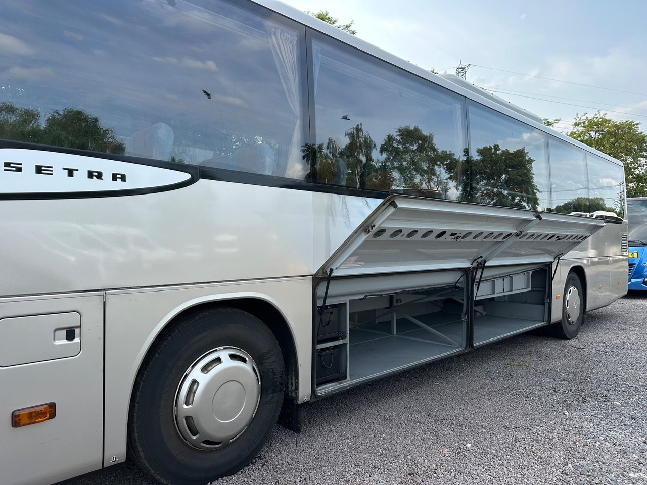 Setra S 415 UL GT (Motor neu*TOP) - אוטובוס פרברים: תמונה 4 Setra S 415 UL GT (Motor neu*TOP) - אוטובוס פרברים: תמונה 4