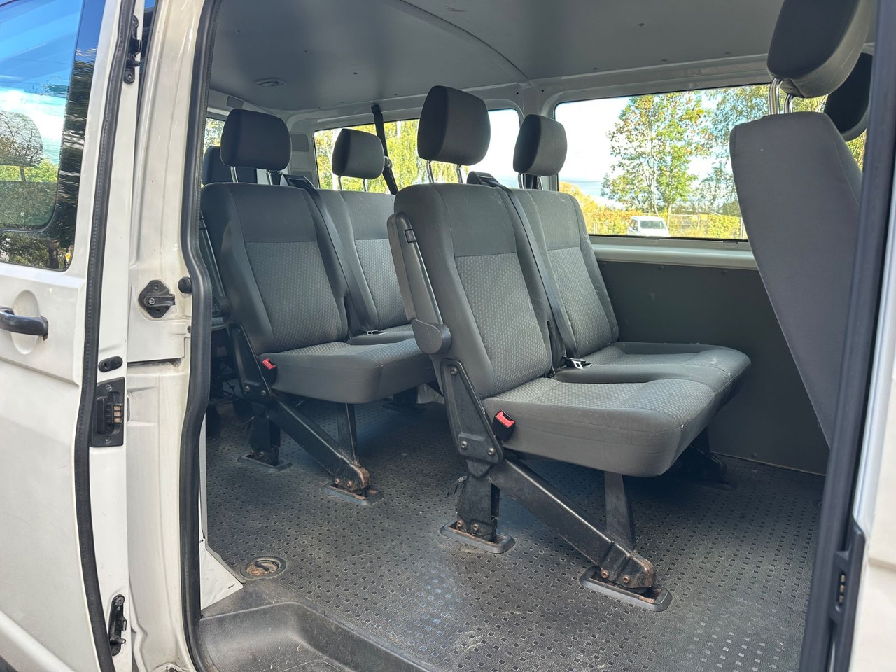 Volkswagen T5 Kombi - כלי רכב מסחרי לנוסעים: תמונה 4 Volkswagen T5 Kombi - כלי רכב מסחרי לנוסעים: תמונה 4