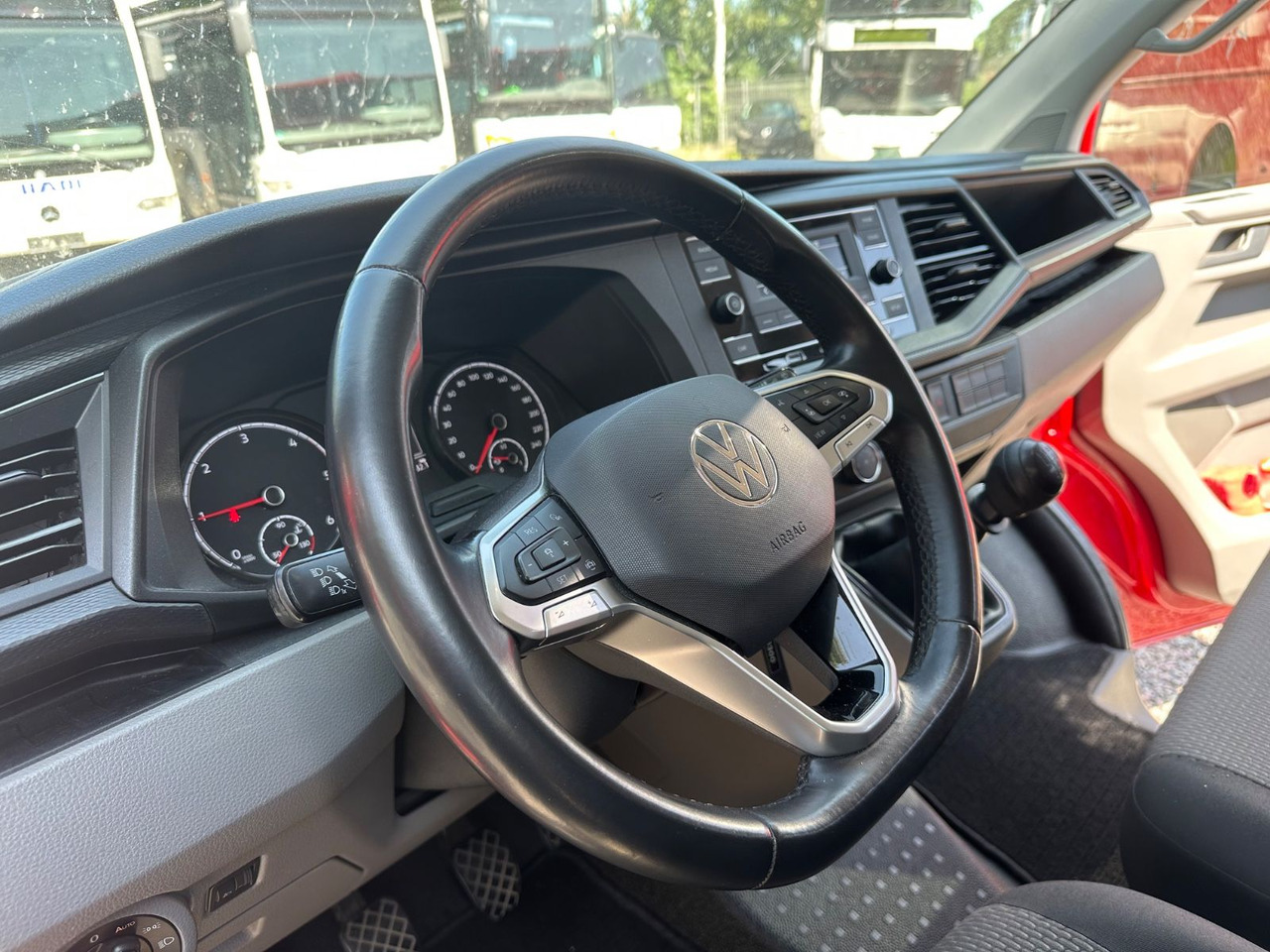 הַחכָּרָה Volkswagen T6 Kombi (PDC Hi*ACC*StandHz*9 Sitzer*AC) Volkswagen T6 Kombi (PDC Hi*ACC*StandHz*9 Sitzer*AC): תמונה 15 הַחכָּרָה Volkswagen T6 Kombi (PDC Hi*ACC*StandHz*9 Sitzer*AC) Volkswagen T6 Kombi (PDC Hi*ACC*StandHz*9 Sitzer*AC): תמונה 15