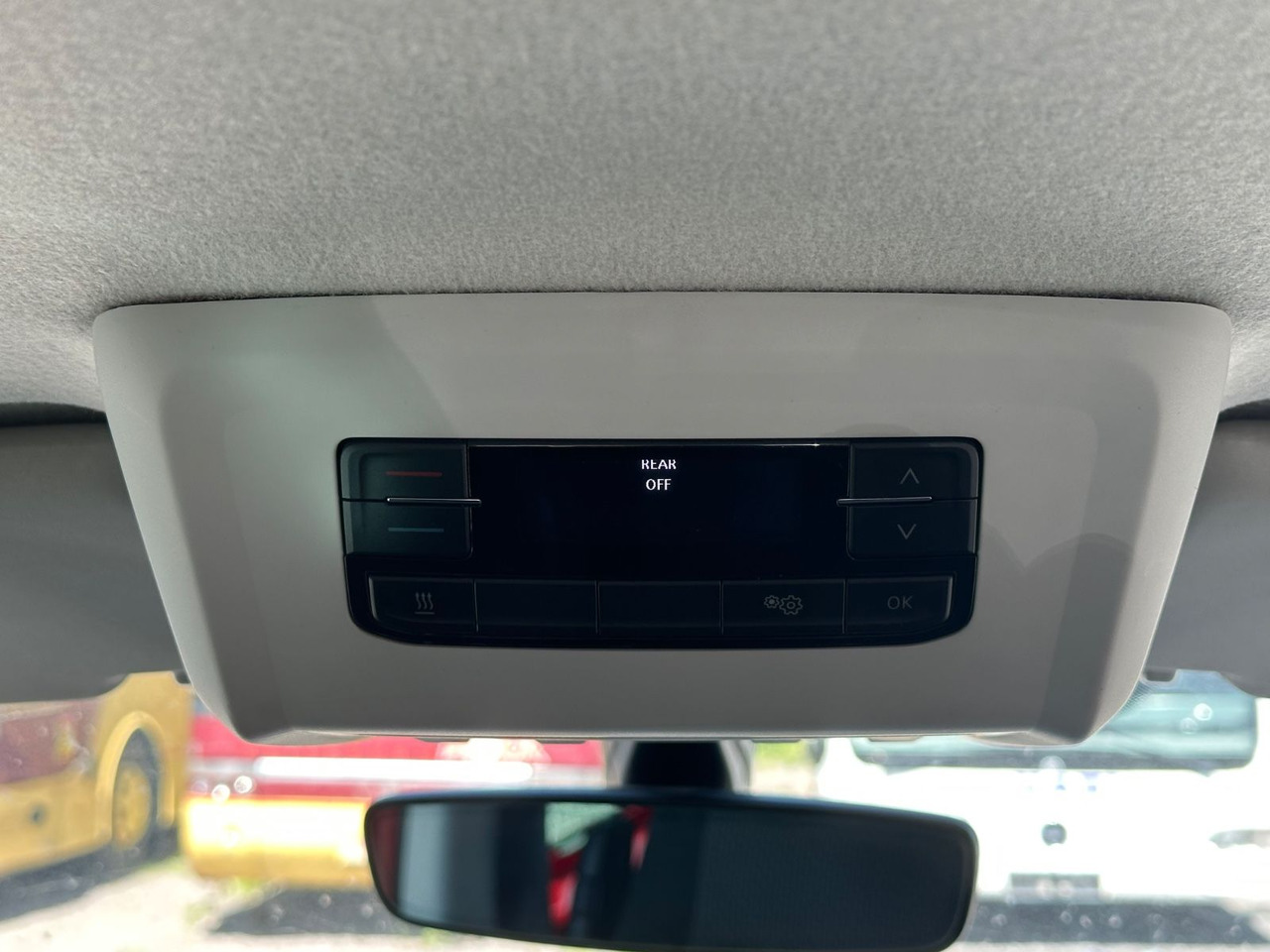 הַחכָּרָה Volkswagen T6 Kombi (PDC Hi*ACC*StandHz*9 Sitzer*AC) Volkswagen T6 Kombi (PDC Hi*ACC*StandHz*9 Sitzer*AC): תמונה 13 הַחכָּרָה Volkswagen T6 Kombi (PDC Hi*ACC*StandHz*9 Sitzer*AC) Volkswagen T6 Kombi (PDC Hi*ACC*StandHz*9 Sitzer*AC): תמונה 13