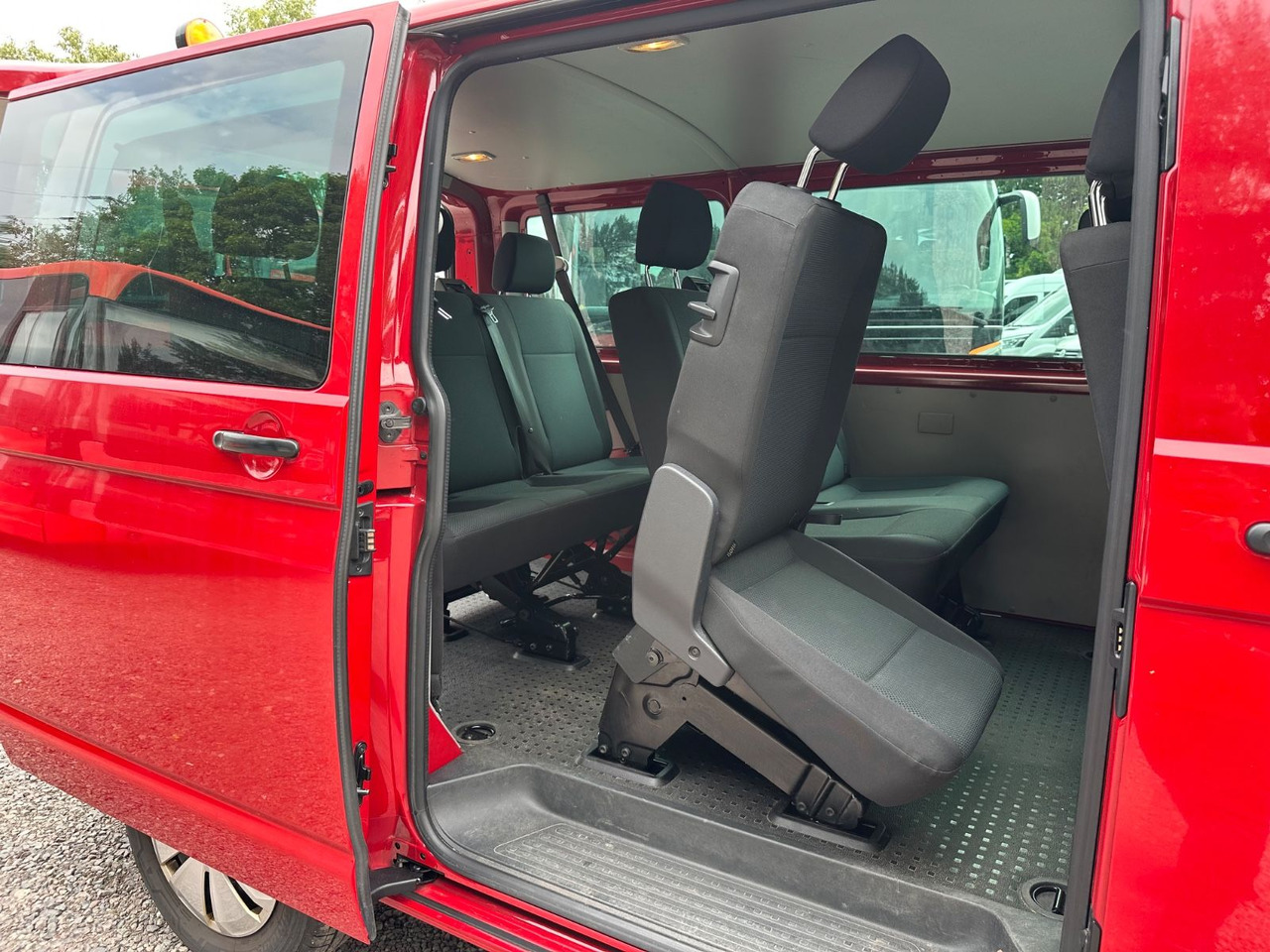 Volkswagen T6 Kombi (PDC Hi*ACC*StandHz*9 Sitzer*AC) - כלי רכב מסחרי לנוסעים: תמונה 5 Volkswagen T6 Kombi (PDC Hi*ACC*StandHz*9 Sitzer*AC) - כלי רכב מסחרי לנוסעים: תמונה 5